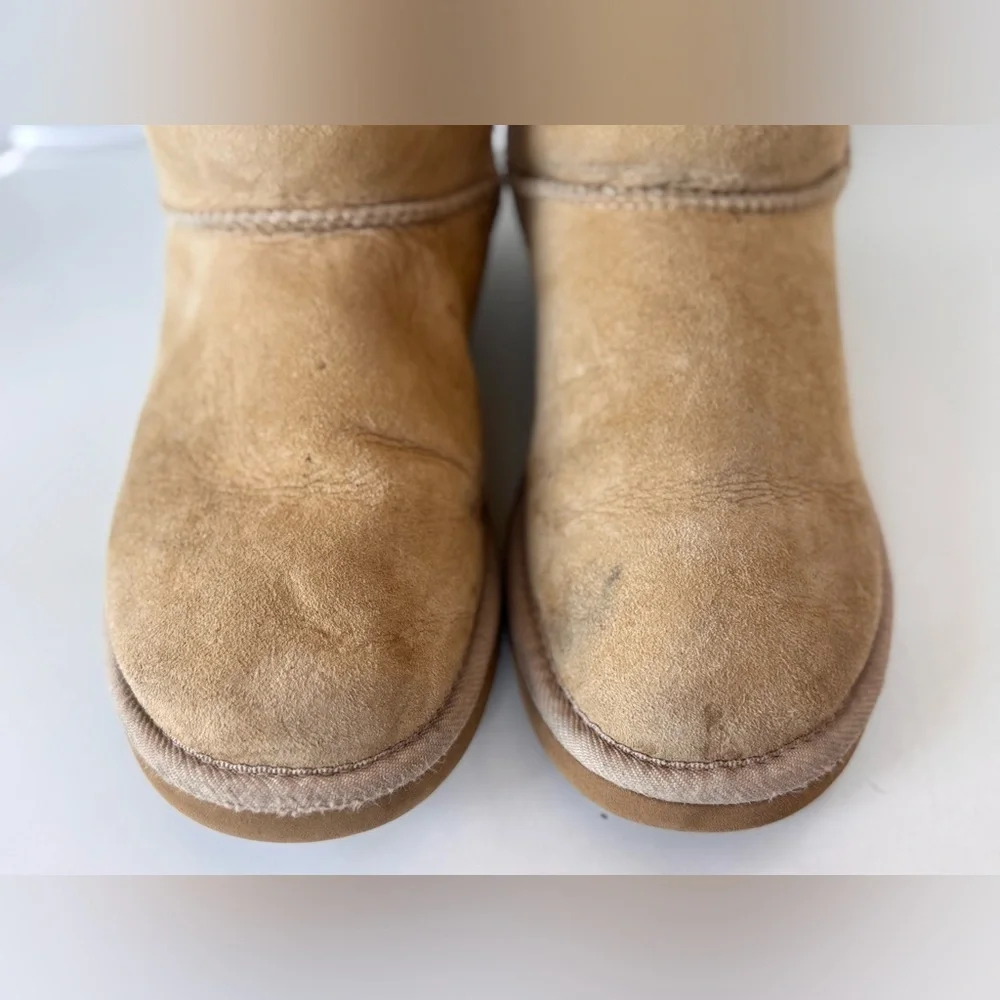 UGG 5815 Classic Tall Tan Suede Sheepskin Warm Winter Boots Women’s Size 7
